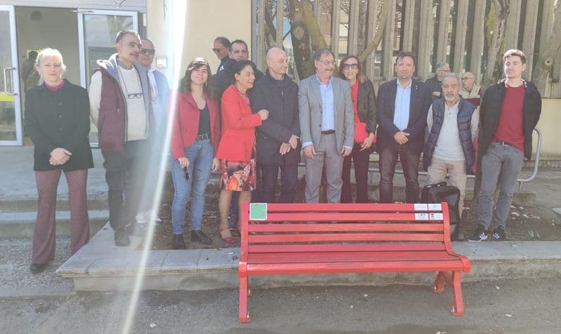 RIVAROLO CANAVESE - Una panchina rossa in ricordo di tutte le donne vittime di violenza - VIDEO