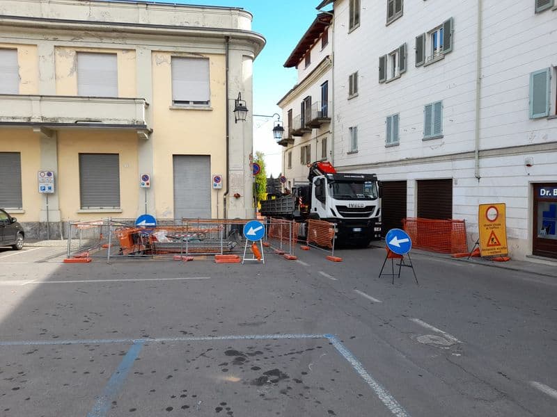 CUORGNE' - Il sogno degli umarell: iniziati altri cantieri in centro