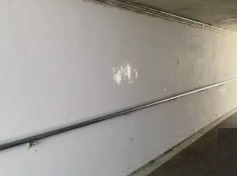 SAN MAURIZIO CANAVESE - Imbianchini per un giorno: ragazzini ripuliscono il tunnel che hanno imbrattato