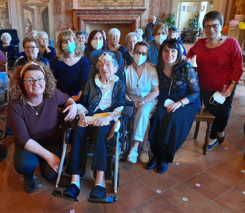 VALPERGA - Compleanno da record e grande festa per i 100 anni di Mary Calvo - FOTO