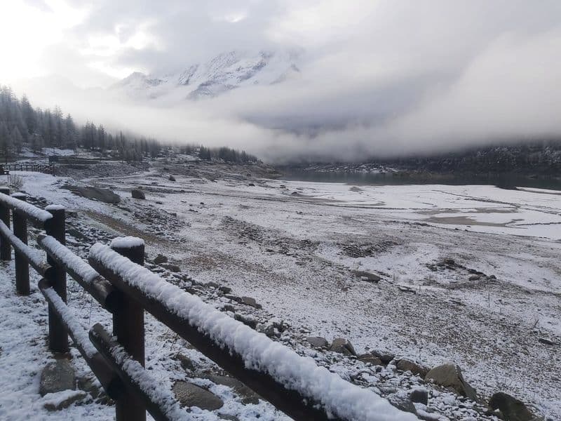 CERESOLE REALE - Una nevicata primaverile ha imbiancato la perla alpina - FOTO
