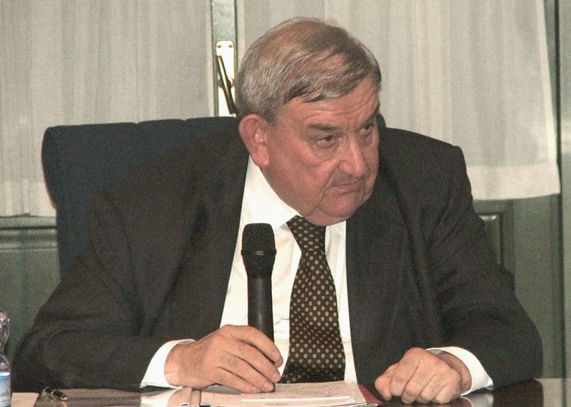 CUORGNE' - Città in lutto per l'addio all'ex sindaco Giancarlo Vacca Cavalot