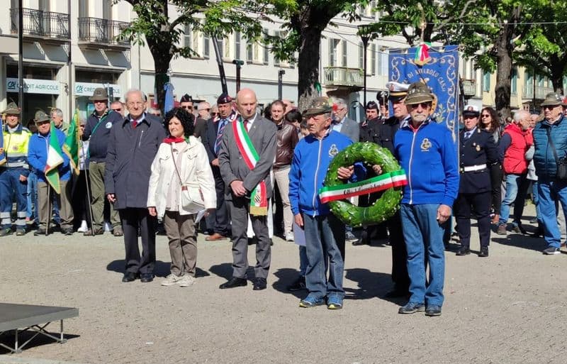 RIVAROLO CANAVESE - 25 Aprile, Luciano Violante: «L'antifascismo è nella Costituzione, la libertà va difesa ogni giorno» - FOTO e VIDEO
