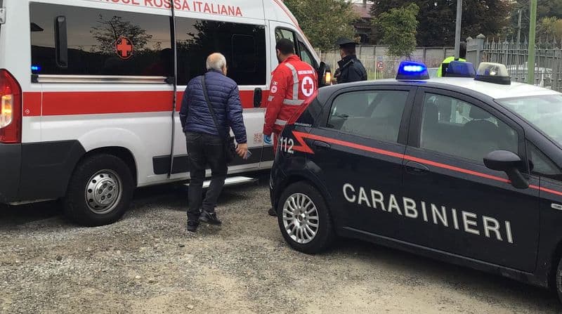 CUORGNE' - Auto travolge una ciclista alla rotonda di via Brigate Partigiane
