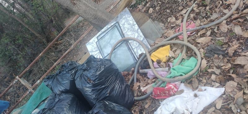 CASTELLAMONTE - Discarica abusiva, beccato il «maiale» di turno: 600 euro di multa - FOTO