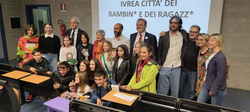 IVREA - Elezioni: dibattito con i candidati a sindaco, le domande le fanno bimbi e ragazzi - VIDEO