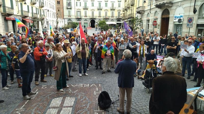 IVREA - Manifestazione in piazza in occasione della «Staffetta per la Pace» - FOTO