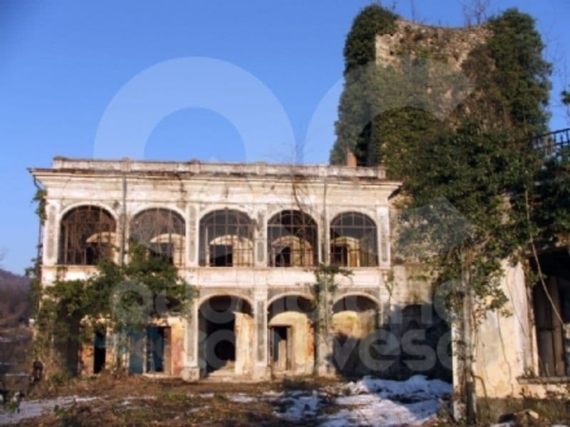 CASTELNUOVO NIGRA - Proposta shock per salvare la villa di Costantino Nigra: «Diamola allo sceicco del Dubai per farci una moschea»