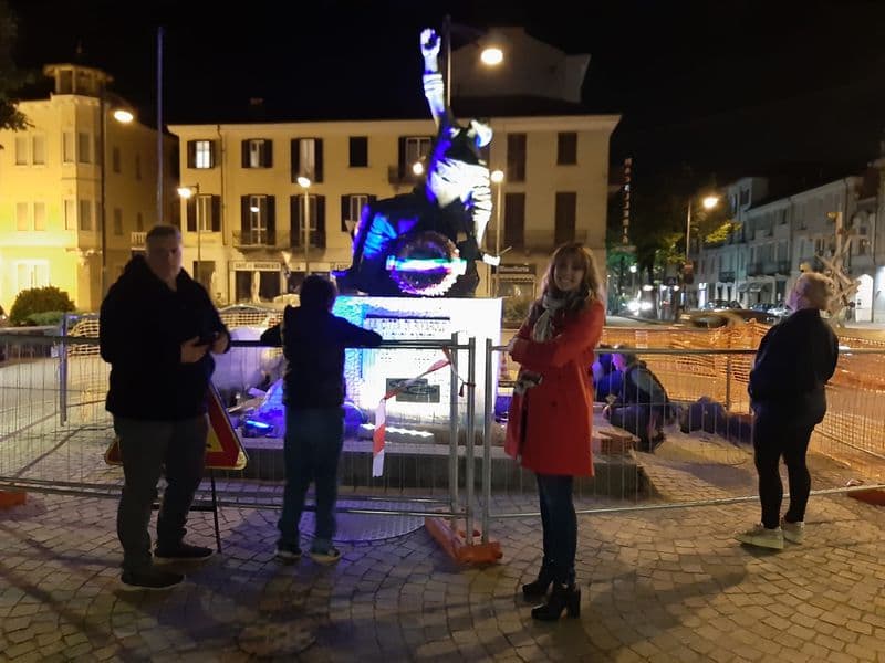 RIVAROLO CANAVESE - Nuova illuminazione per il monumento ai Caduti - FOTO