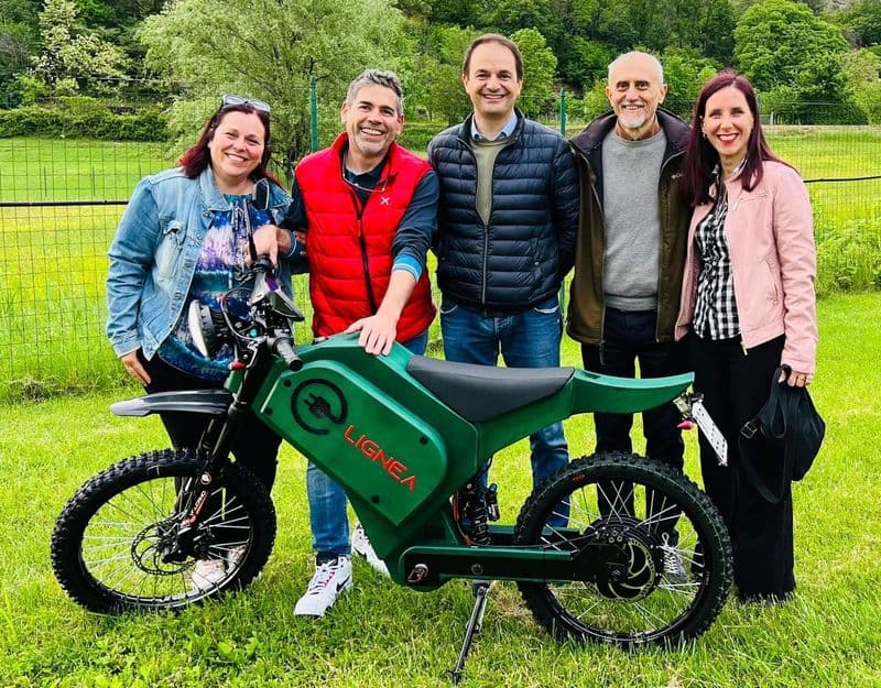 CANAVESE - Arriva Lignea: la moto elettrica nata in Canavese dal legno delle foreste - FOTO