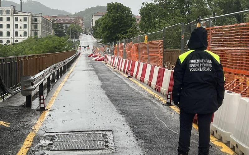 MALTEMPO IN CANAVESE - Chiuso il ponte storico sull'Orco a Cuorgnè