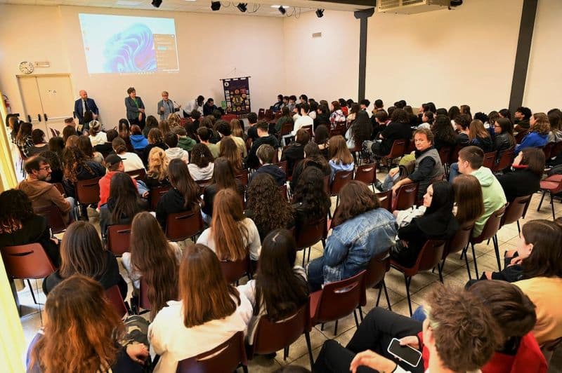 CASTELLAMONTE - Cyberbullismo: il Lions alto Canavese incontra gli studenti - FOTO