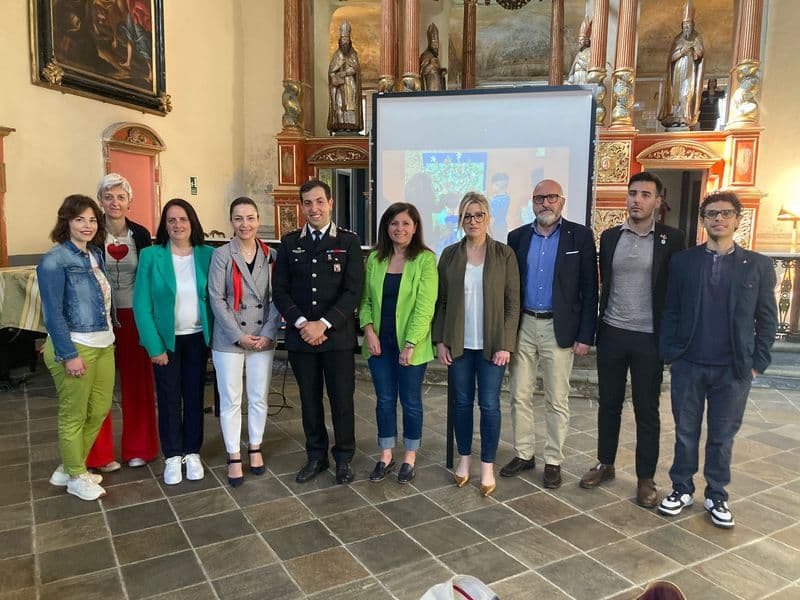 CUORGNE' - Progetto Violetta: gli allievi delle scuole primarie contro la violenza sulle donne - FOTO