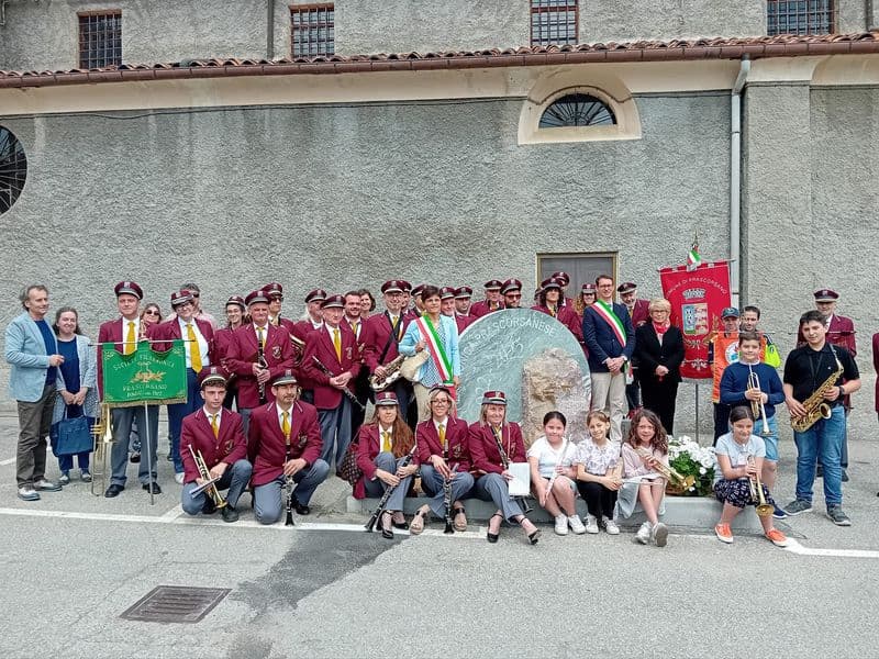 PRASCORSANO - Inaugurato il monumento per i 100 anni di attività della Filarmonica - FOTO