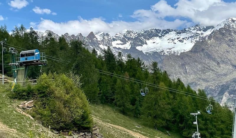 LOCANA - Riapre la seggiovia della Cialma: così la montagna accoglie i turisti anche nel periodo estivo