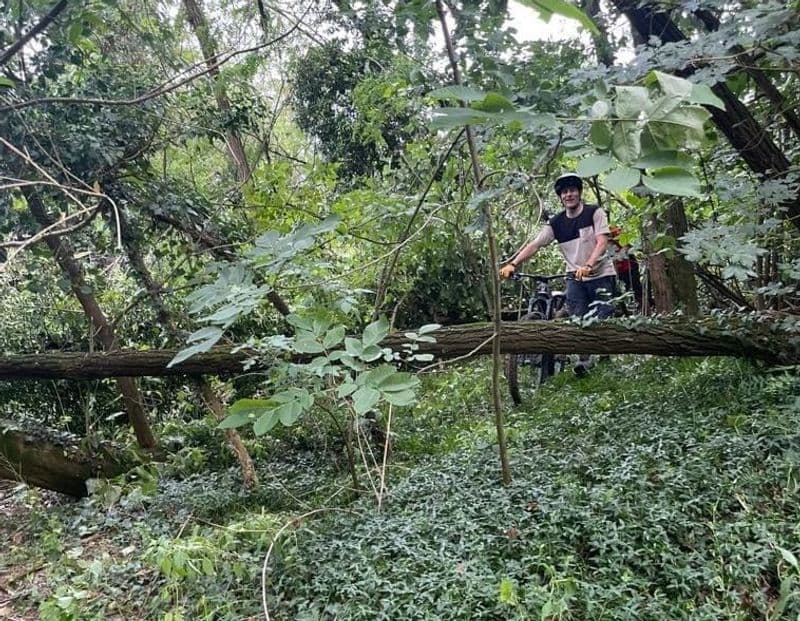 CANDIA CANAVESE - Nubifragio e vento, devastati i sentieri della mountain bike: «Aiutateci a ripristinarli»