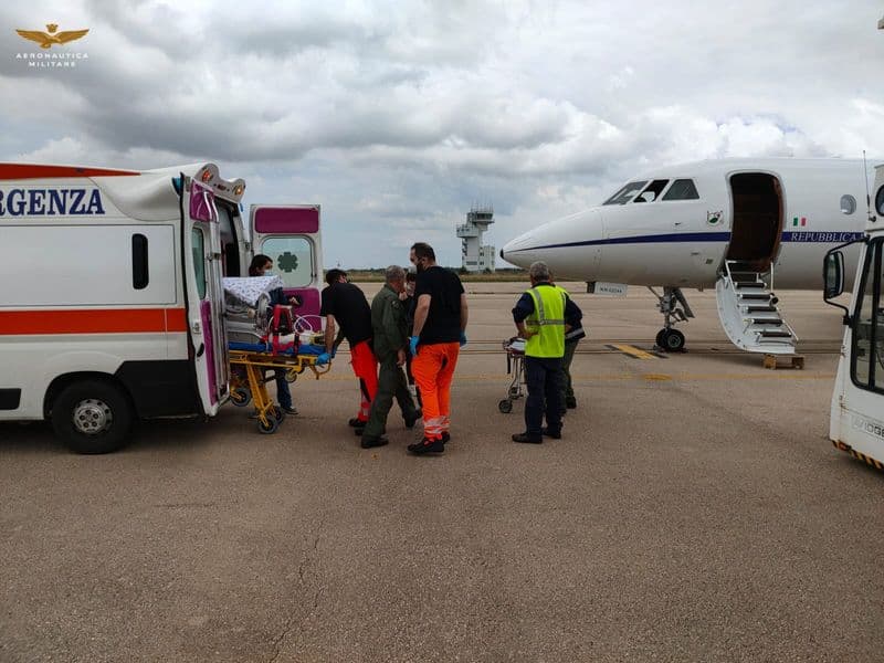 CASELLE - Volo salva vita per una neonata di 42 giorni a bordo di un aereo dell'Aeronautica Militare Italiana - FOTO