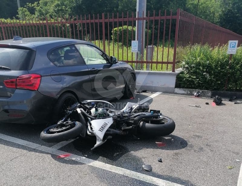 CASELLE - Gravi due giovani motociclisti dopo lo scontro sulla direttissima - FOTO