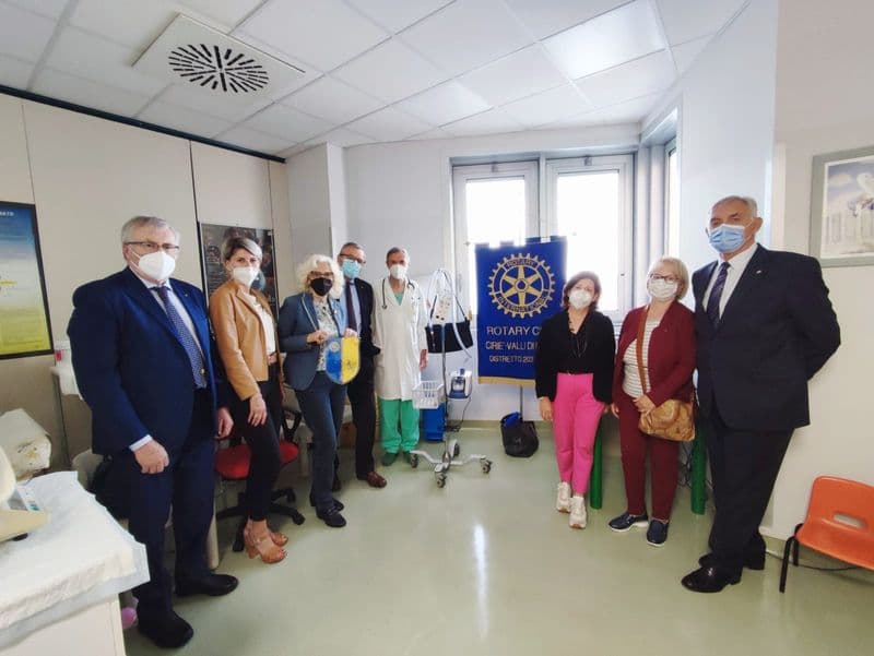 CHIVASSO - Una generosa donazione di Rotary e Rotaract Club per la pediatria