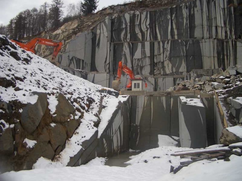 CANAVESE - Allarme sul «piano cave» della Regione: «Amplieranno quelle di Alpette, Valchiusa e Traversella»
