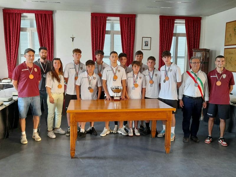 CASTELLAMONTE - Calcio a 5, i ragazzi dell'under 17 premiati a palazzo Antonelli - FOTO