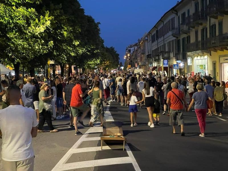 RIVAROLO CANAVESE - Suoni, sapori e saldi: tutto pronto per la «notte bianca»