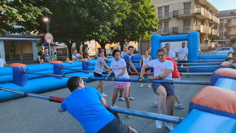 SAN GIUSTO CANAVESE - Anche il calciobalilla umano nella tre giorni di festa del paese