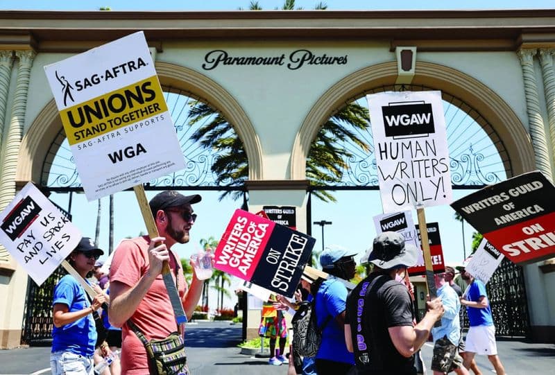 CINEMA - Hollywood sciopera, a rischio film e serie tv