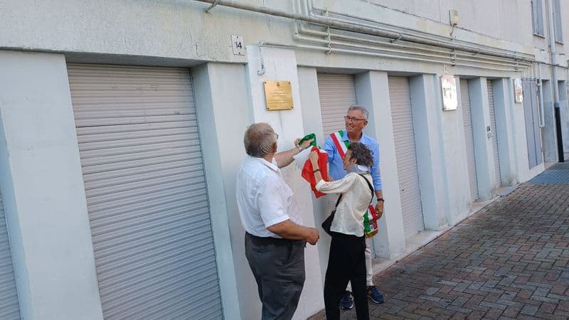 CHIVASSO - Un'incisione in memoria della dottoressa Daniela Bena - FOTO