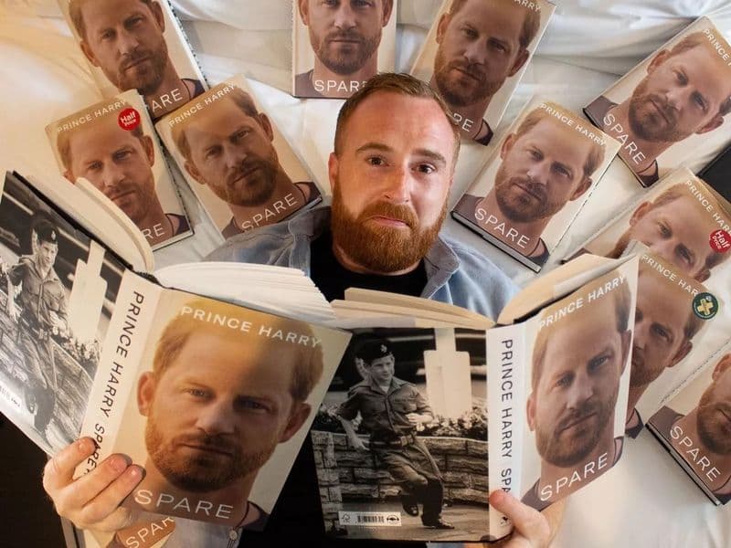 CURIOSITA’ – Il libro del principe Harry, il più abbandonato dell’estate