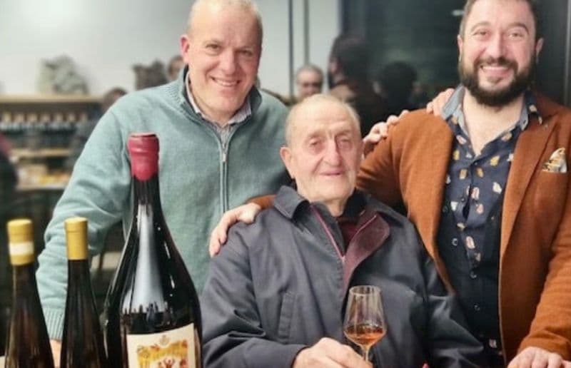 CALUSO - Addio al «gentiluomo del Passito»: in lacrime per lo storico vignaiolo Carlo Gnavi