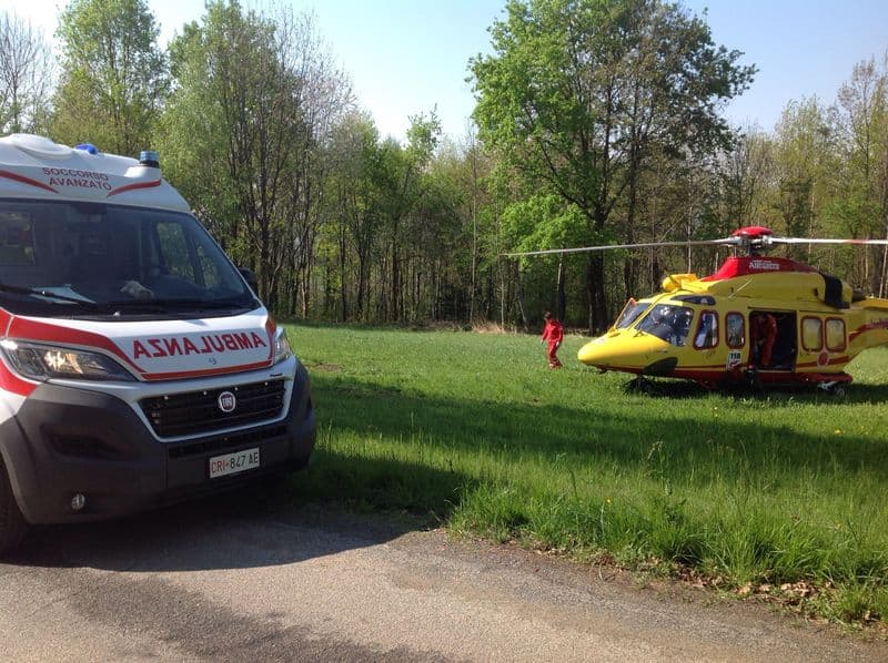 SAN FRANCESCO AL CAMPO - Cade dal tetto di casa e muore: inutili tutti i soccorsi