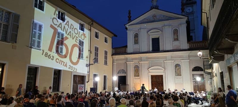 RIVAROLO CANAVESE - Al concerto della filarmonica l'esordio del nuovo logo per i 160 anni di Rivarolo città - FOTO e VIDEO