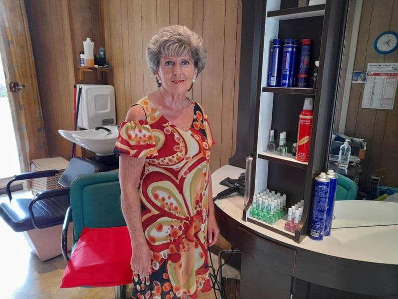 COLLERETTO CASTELNUOVO - 40 anni di attività per Mariagrazia Notari, traguardo storico per l'unica parrucchiera della Valle