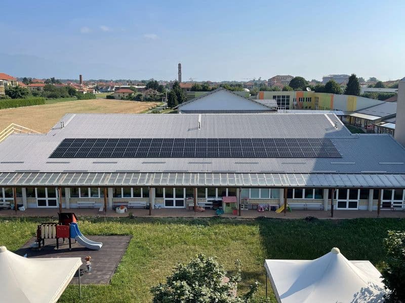 SAN MAURIZIO CANAVESE - Impianto fotovoltaico, refettorio più ampio, nuovi punti luce: le scuole si rifanno il look