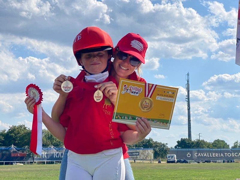 RIVAROLO CANAVESE - Strepitosa Greta Marchi: a otto anni porta a casa un oro e un argento alle «Ponyadi 2023» - FOTO