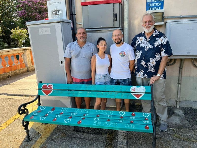 FAVRIA - Una panchina artistica per donatori di sangue dal cuore d'oro - FOTO