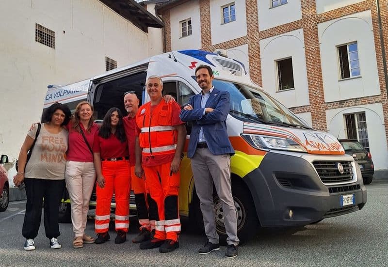 SAN BENIGNO CANAVESE - L'ambulanza in municipio: più sicurezza per tutti