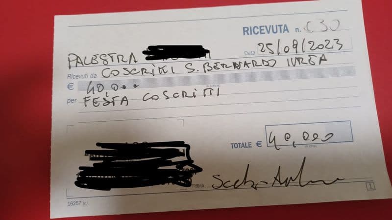 IVREA - Chiedono soldi per la festa dei coscritti: si tratta di una truffa ma lasciano anche la ricevuta fiscale...