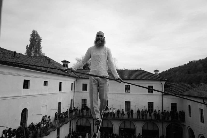 CUORGNE’ - Il funambolo Andrea Loreni tenterà il Guinness World Record di camminata inclinata - FOTO