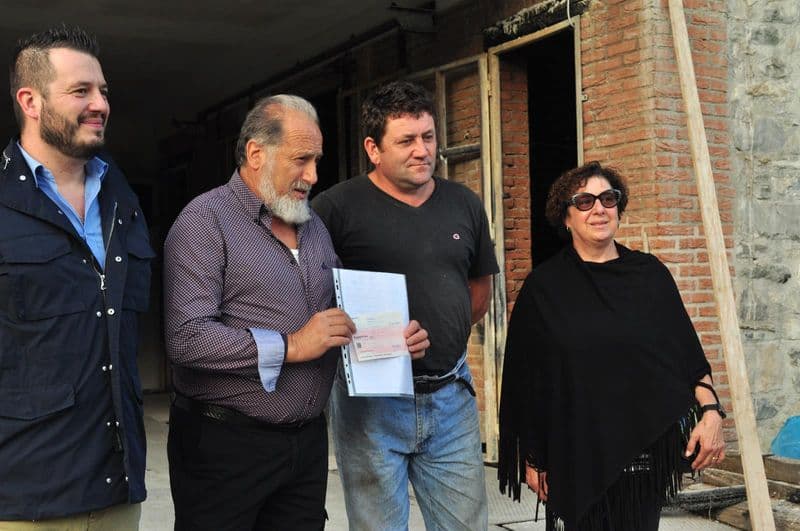 VALCHIUSA - Incendio gli devasta l'azienda agricola: scatta la solidarietà della valle, raccolti più di 20 mila euro - FOTO