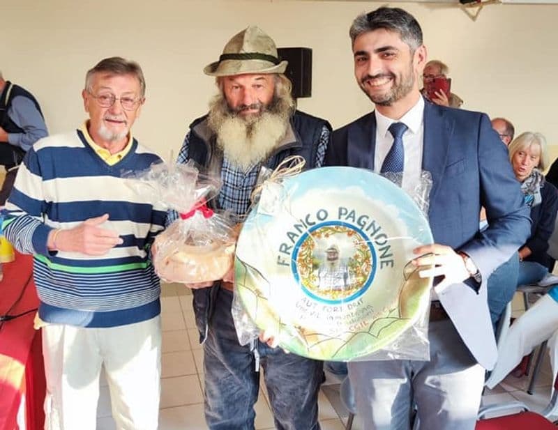 CASTELNUOVO NIGRA - Un premio per Franco Pagnone, storico margaro e custode delle tradizioni montane - FOTO