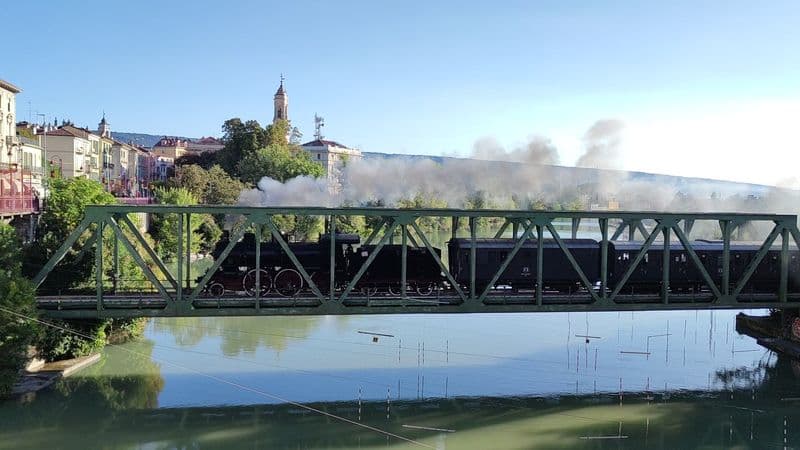 IVREA - Tutti in carrozza sul treno storico della linea Chivasso-Ivrea-Aosta - FOTO e VIDEO