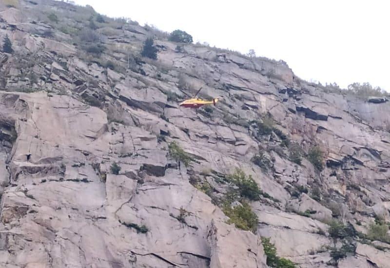 NOASCA - Precipita dalla parete di roccia, giovane scalatore recuperato con l'elicottero del 118 - VIDEO