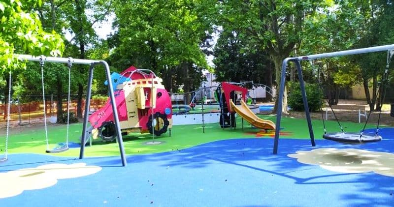 CIRIE' - Mostra i genitali ai bimbi del parco giochi: ora chiede la castrazione chimica