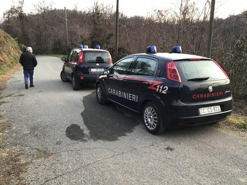 RIVAROLO CANAVESE - I carabinieri hanno scoperto una discarica abusiva proprio dove l'avevano segnalata i residenti
