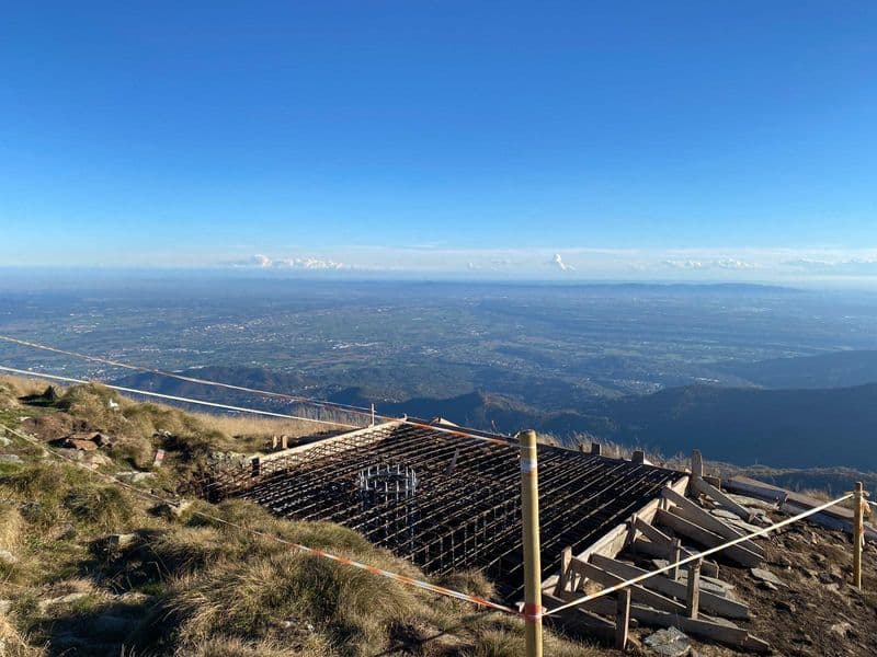 CANISCHIO-ALPETTE - Un antennone radio a Cima Mares, piovono mugugni e lamentele dagli appassionati di montagna - FOTO