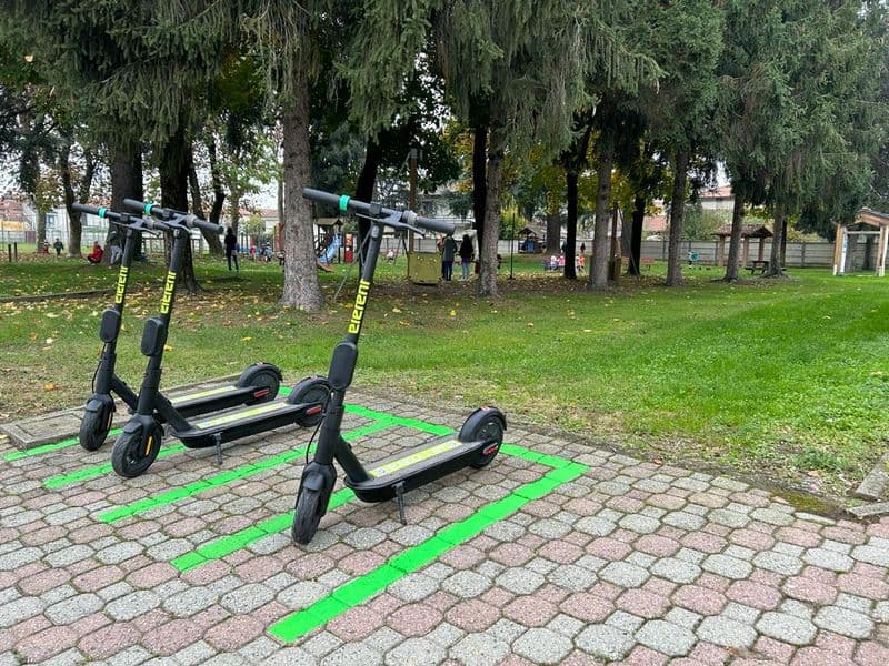OZEGNA - L'amministrazione comunale investe in monopattini e biciclette per la mobilità sostenibile - FOTO