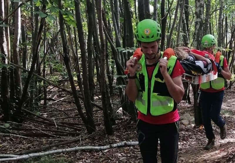 CASTELLAMONTE - Si schianta con la bicicletta tra i sentieri di Muriaglio, salvato dal soccorso alpino