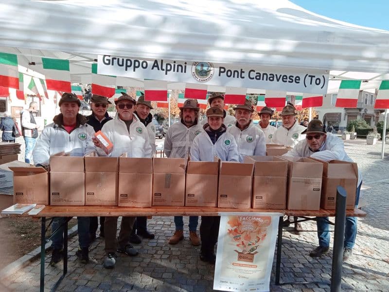 CANAVESE - Un «esercito» di volontari ha reso possibile la «Colletta Alimentare» - FOTO
